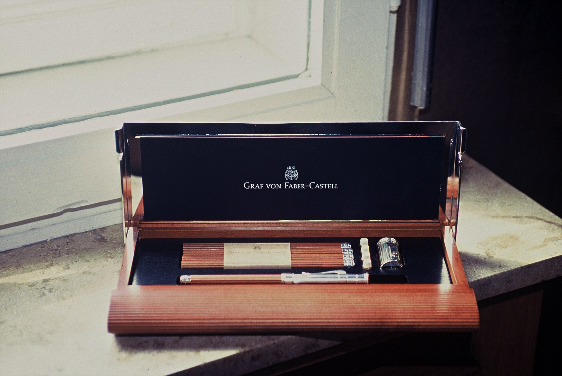 Bleistifte von Faber Castell in einer exklusiven Holzbox als Verpackung