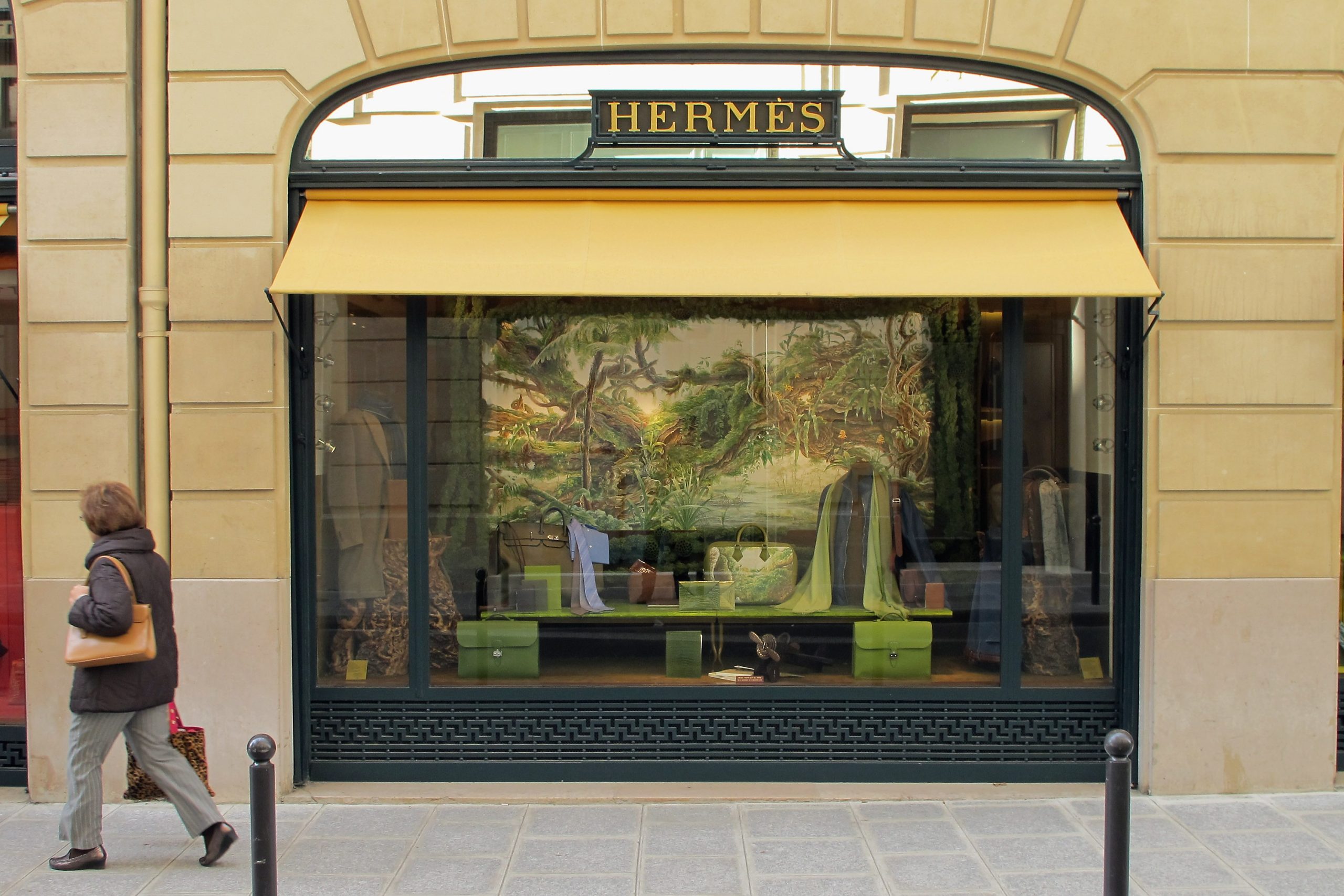 Eingang zu einer Hermès Filiale
