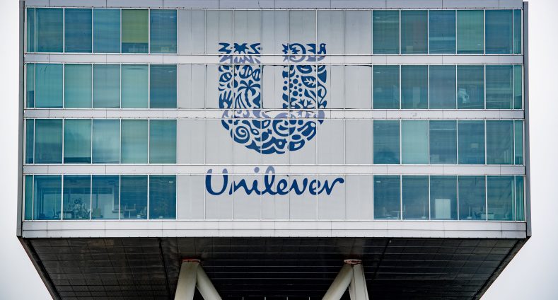 Logo von Unilever auf einem Gebäude
