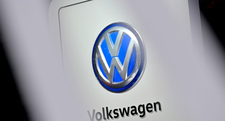 Logo von VW und darunter Schriftzug Volkswagen